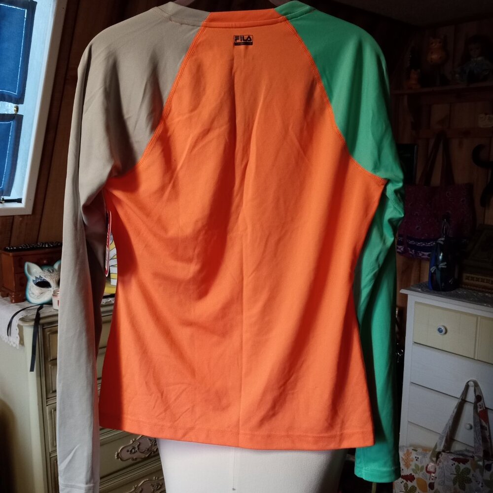 women's workout shirt - Picture 7 of 9